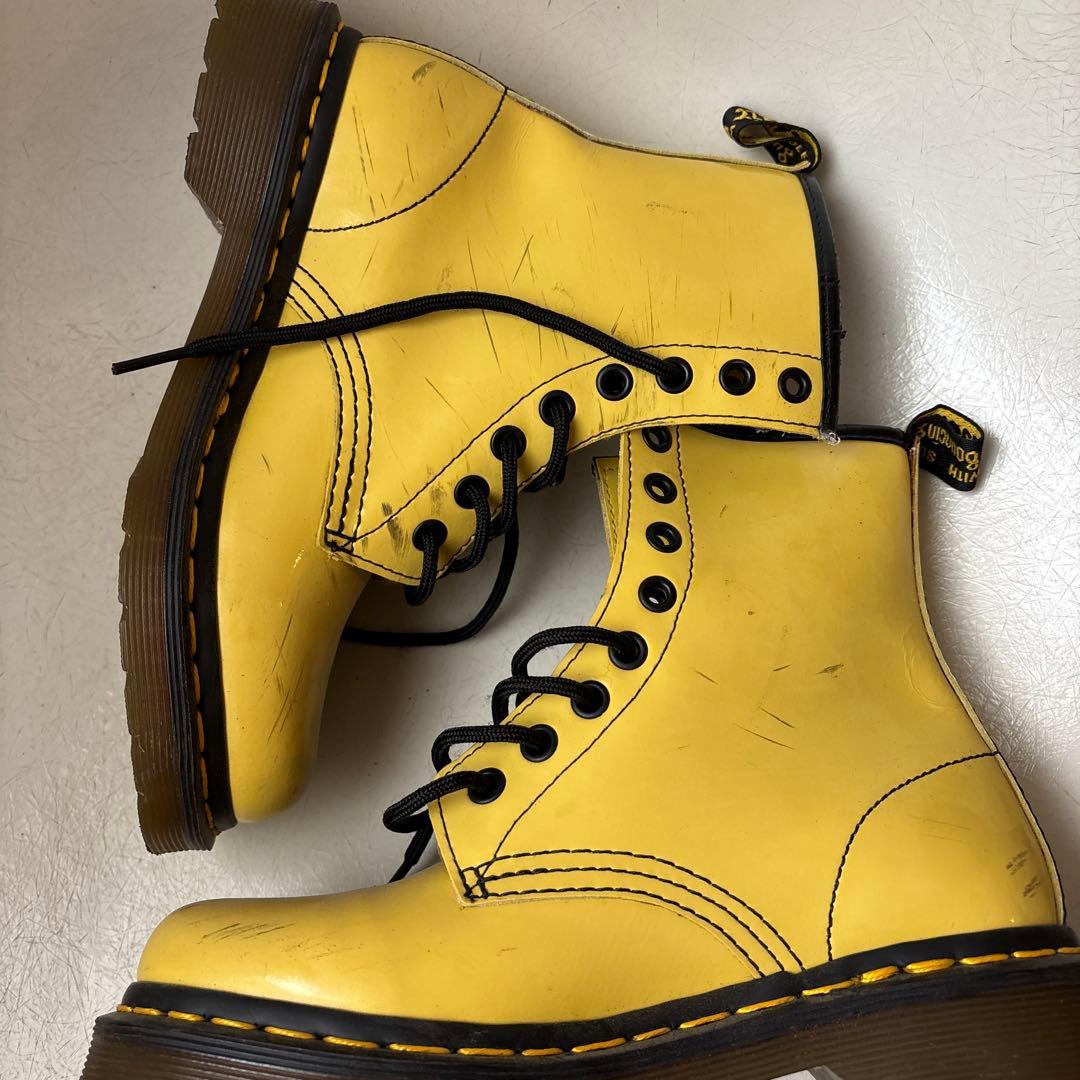 ドクターマーチン 8ホール イエロー UK3 - メルカリ