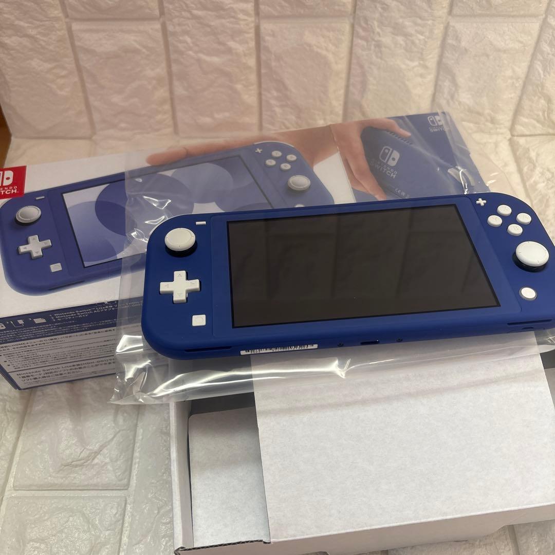 Nintendo Switch Lite ブルー　　4 Nintendo Switch Lite Handheld Console, Blue, Built-in Control Pad