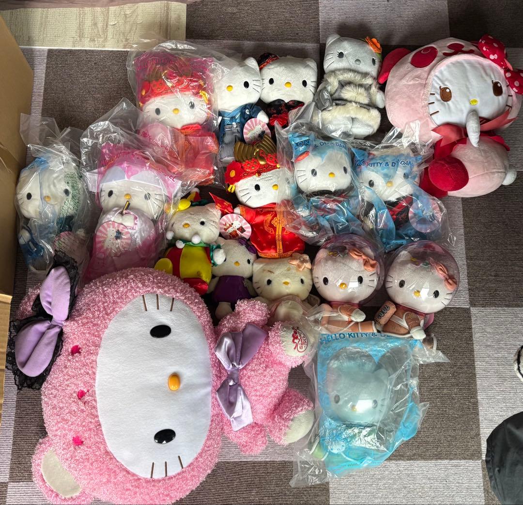 ハローキティ ぬいぐるみ 16体セット Amazon.co.jp: サンリオ(SANRIO) ぬいぐるみL ハローキティ キティ