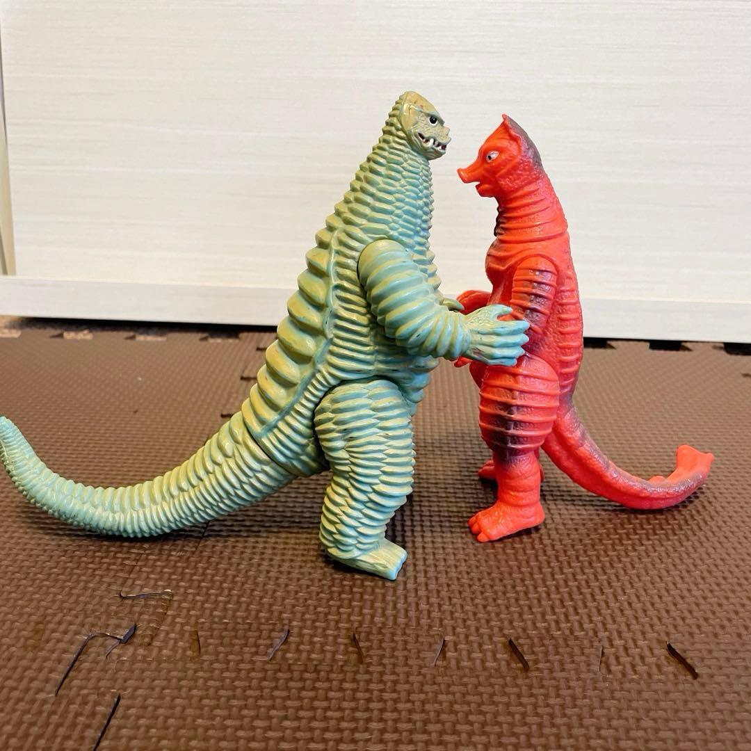 ウルトラマン怪獣【レッドキング・バニラ】2体セット - メルカリ