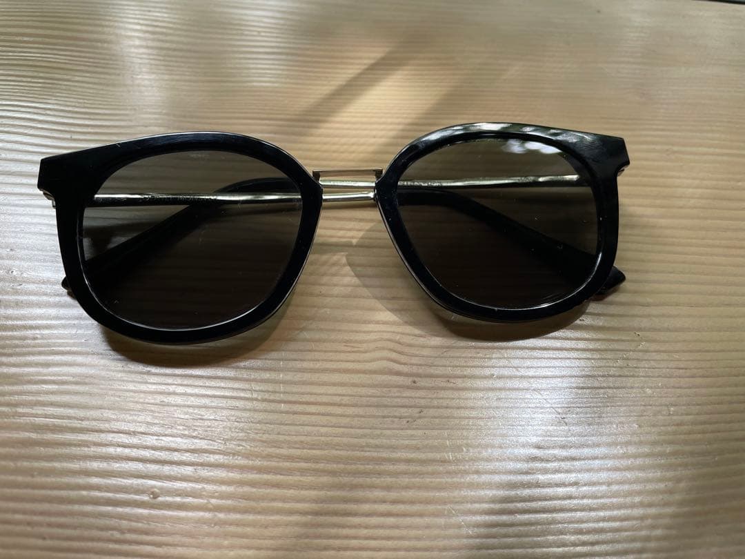 GENTLE MONSTER 椎名林檎着用?モデル - メルカリ