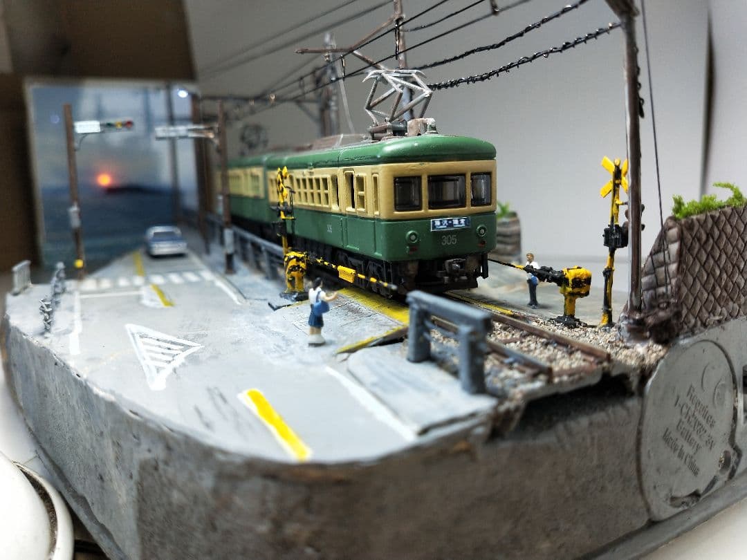 商談専用品】Nゲージ・ジオラマ展示台「江ノ電・鎌倉高校前駅と踏切
