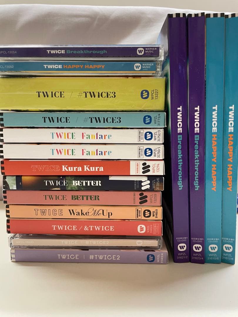 TWICE CD まとめ売り(早く売り切りたいので値下げ可能)の通販｜www
