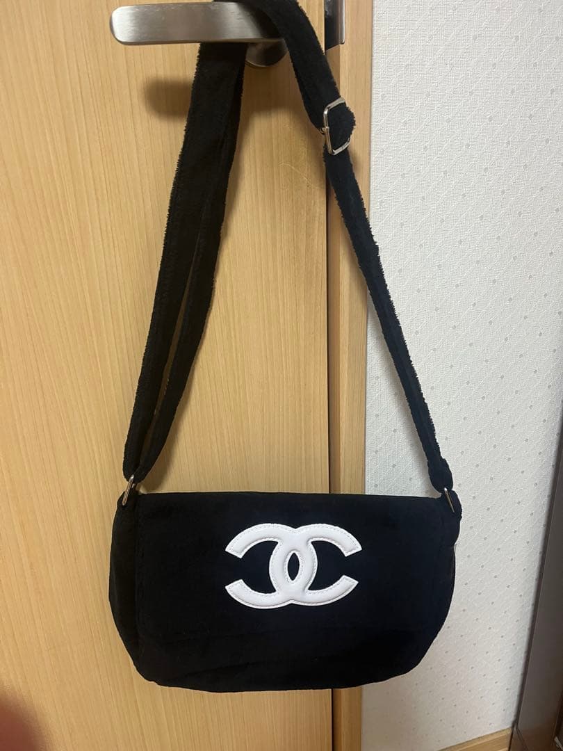 CHANEL 黒 スエード ショルダーバッグ - メルカリ