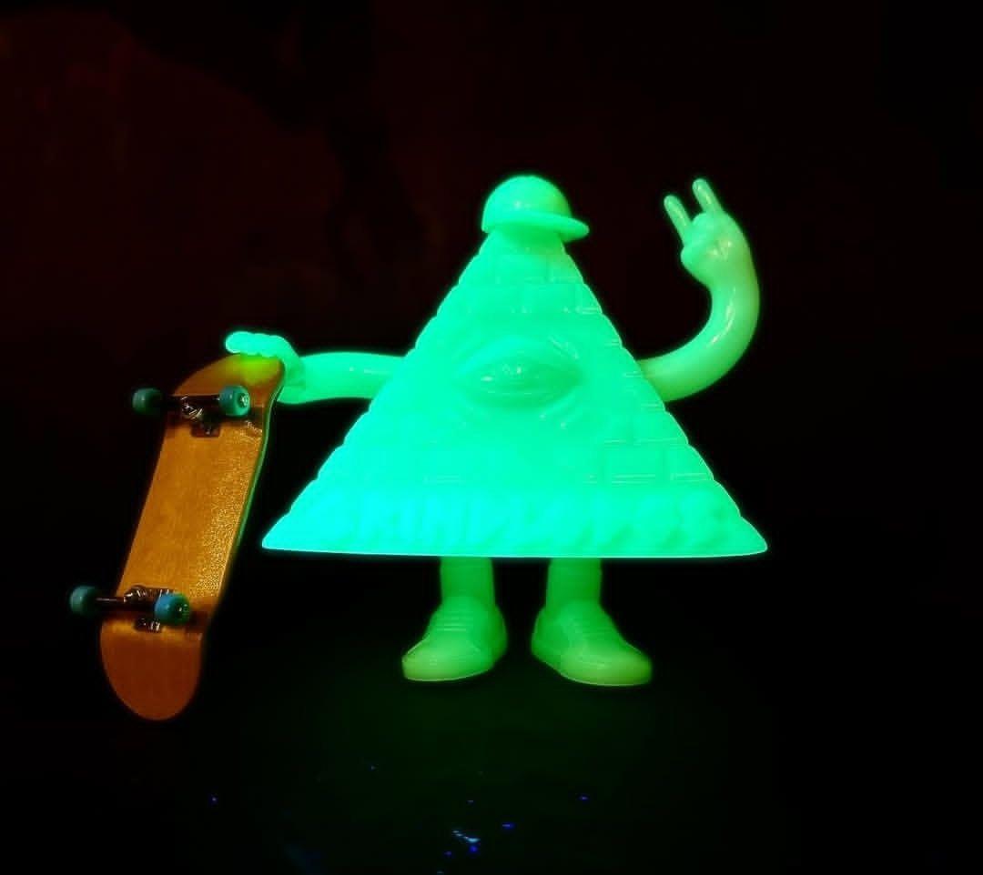 grindlodge グラインドロッヂ ロッヂくん　ソフビ　蓄光 新品 grindlodge グラインドロッヂ ロッヂくん 蓄光 ソフビ - メルカリ