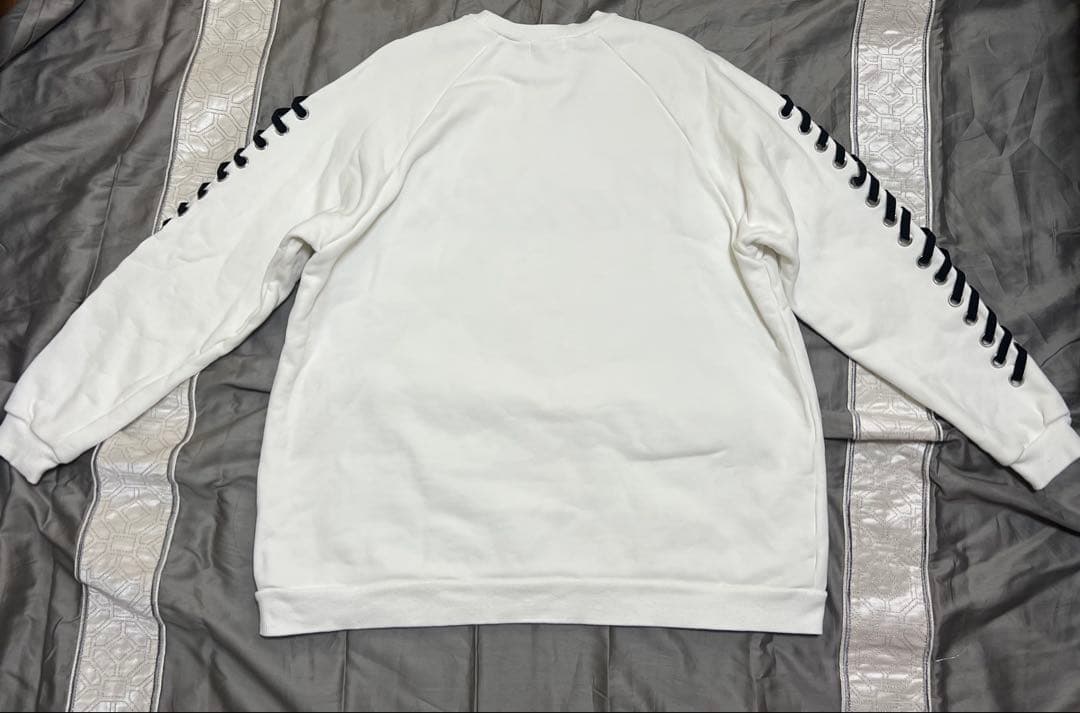 ダーリッチ レースアップロゴスウェットプルオーバー WHT - メルカリ