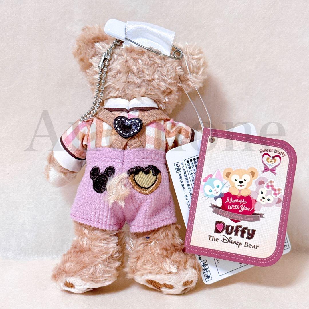 新品タグ付き】 ダッフィー シェリーメイ 2017 ぬいぐるみバッジ ぬい