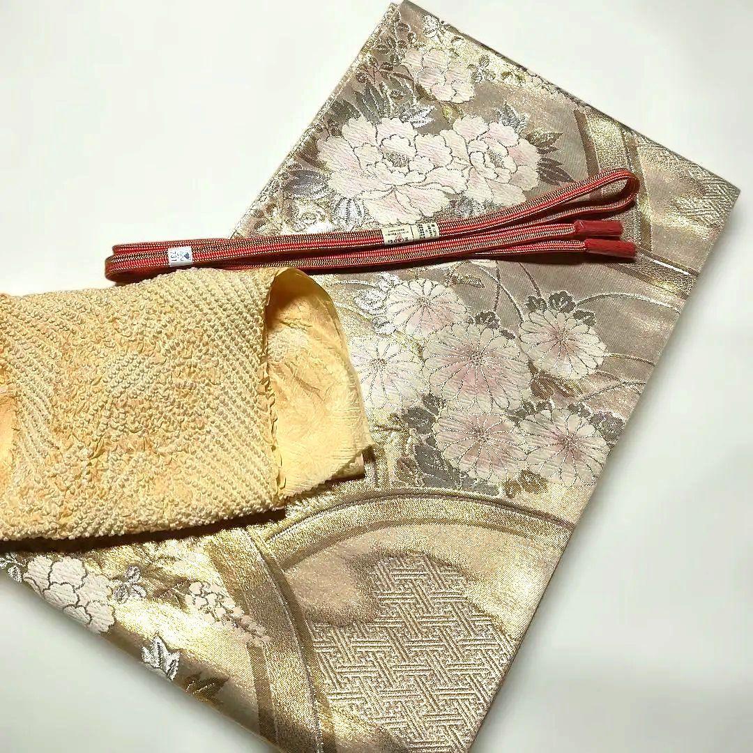 淡いクリームサーモンピンク 小菊付け下げ 訪問着フルセット 襦袢付き