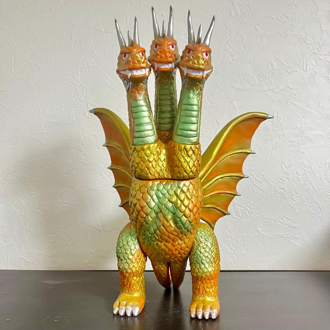 マーミットキングギドラソフビビニパラ