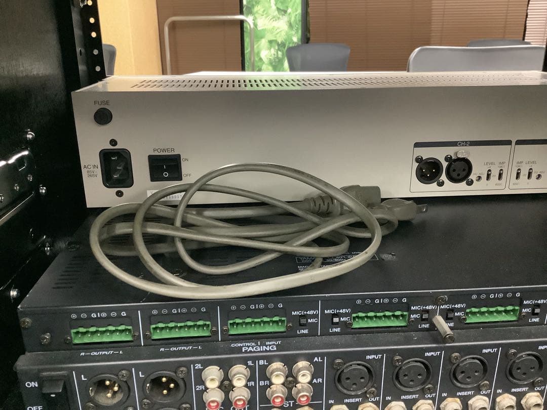 ヤマハ アナログミキサーMV800 とVU メーター 6uラックのset - メルカリ