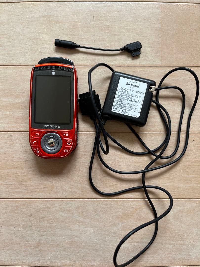 ドコモ ガラケー SO505iS 充電器セット - メルカリ
