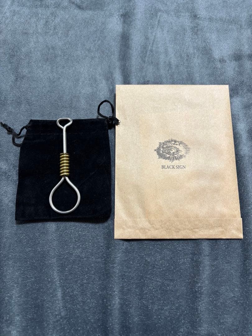 最終価格　ジェフ・デッカーのハングヌーズ・キーチェーン　ステンレス×ブラス BLACK SIGN Main Lodge / Hang Noose Key Chain / Stainless×Brass