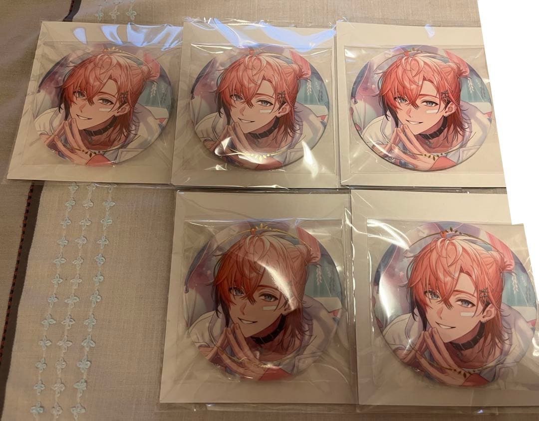 にじさんじ 赤城ウェン 誕生日 グッズ 2025 75mm箔押し缶バッジ - メルカリ