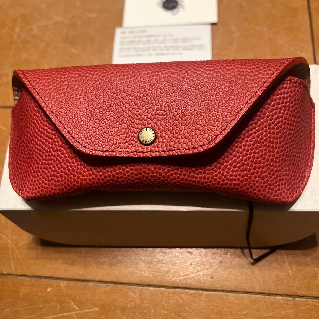 DIFFUSER ダークレッド メガネケース　新品未使用 DIFFUSER メガネケース SHRINK COW MULTI CASE めがねケースソフト/本