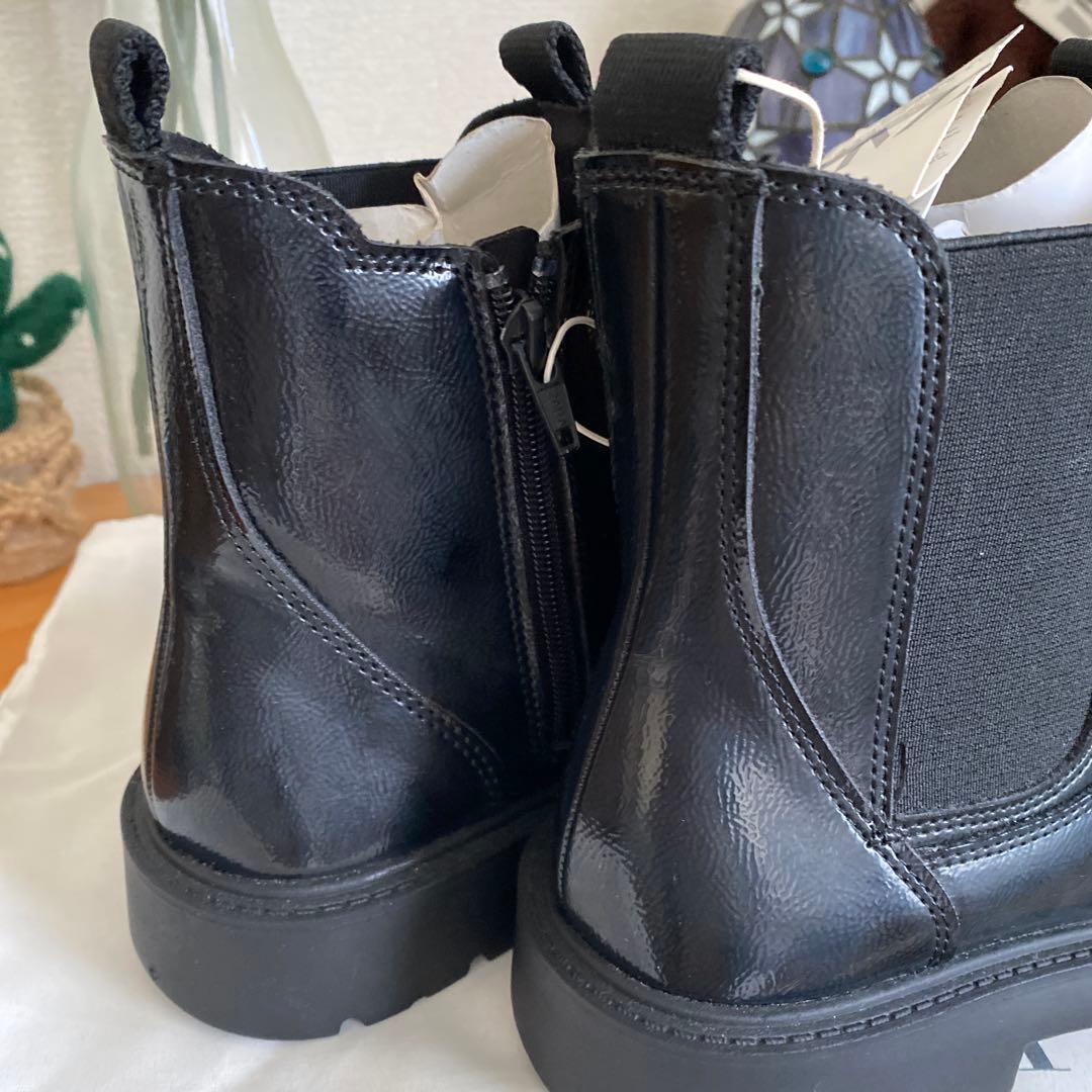 ZARA ブラック サイドゴアブーツ - メルカリ