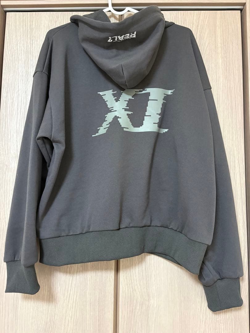 超特急REAL?パーカー チャコール Lサイズ - メルカリ