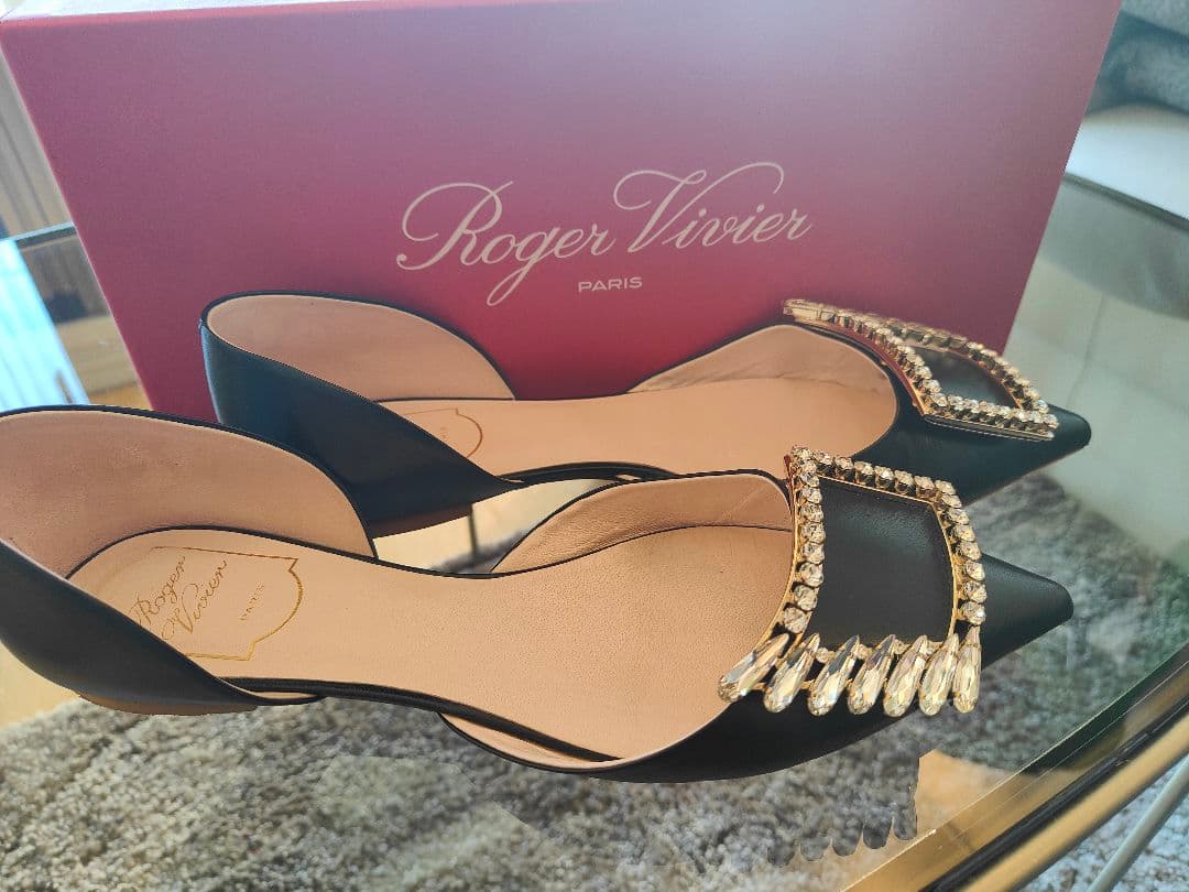 最終【極美品】Roger Vivierブラックパンプス 38 1/2 38.5 Viv' Up Sneakers in patent leather Black Woman
