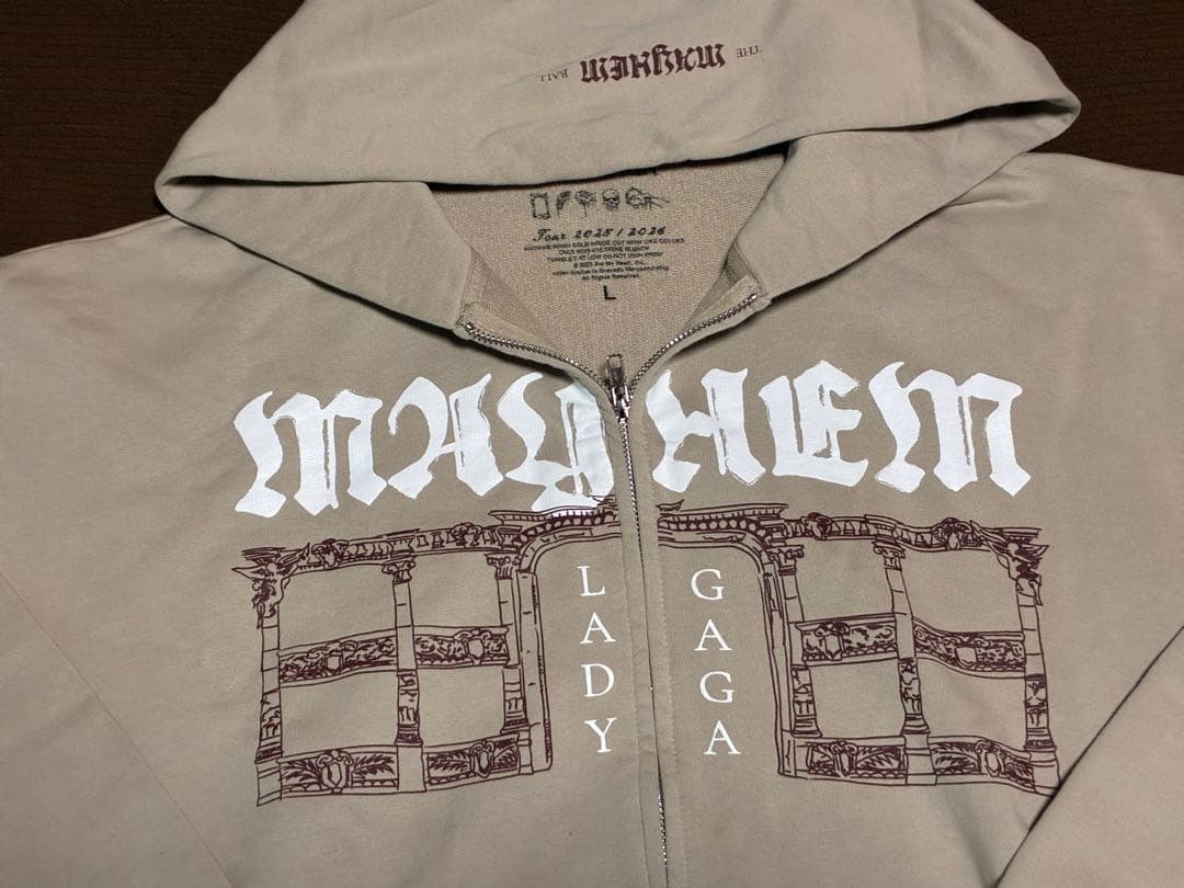 Lady Gaga The MAYHEM Ball ジップフーディー Lサイズ - メルカリ