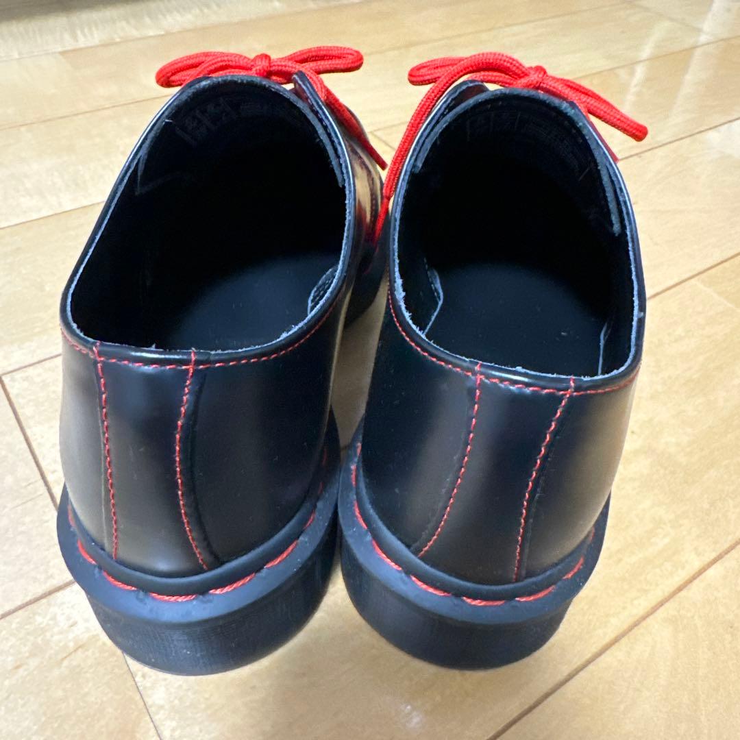 ドクターマーチン Dr.Martens 3ホール 赤ステッチ - メルカリ