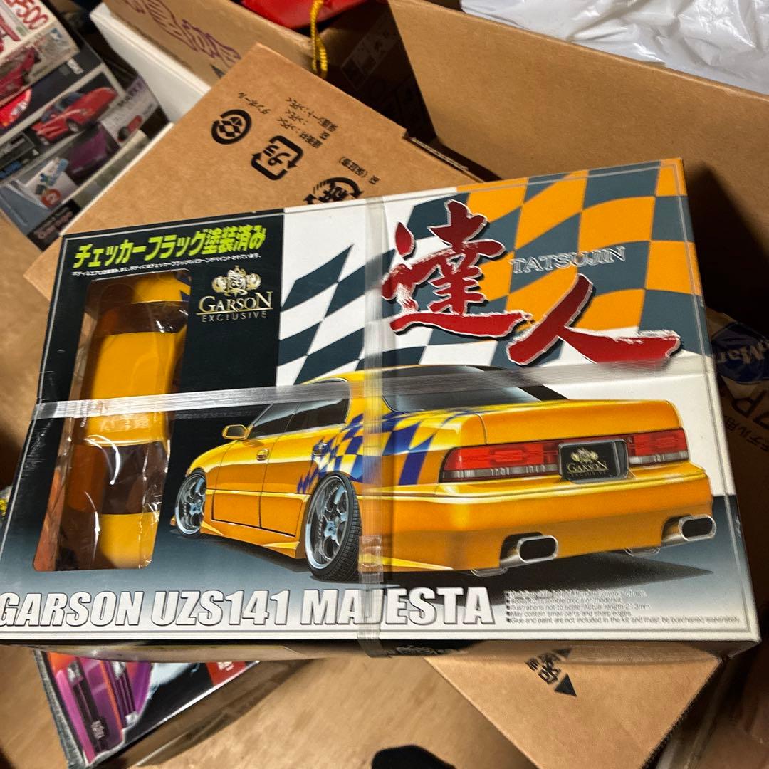 青島GARSON UZS141 MAJESTA絶版 1/24 GARSON UZS141 マジェスタ '91（トヨタ）｜株式会社 青島文化教材社