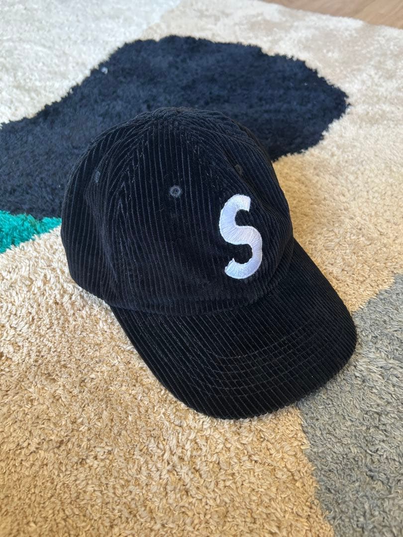 Supreme コーデュロイ 6パネルキャップ ☆Supreme☆コーデュロイ Sロゴ 6パネル (Supreme/キャップ) 110936137