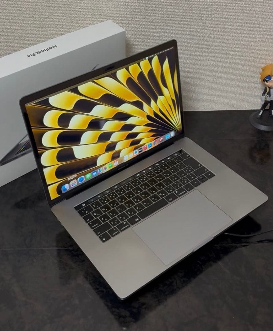 MacBook本体 MacBook Pro 15 inch icore i7 16/512 GB MacBookPro 15インチ Touch Bar搭載モデル[2016年/SSD 512GB/メモリ