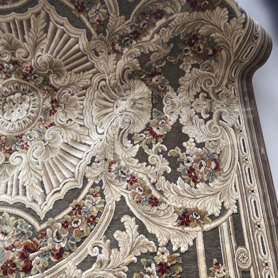 ペルシャ風ベルギー絨毯ジェノバ新品未使用 - メルカリ