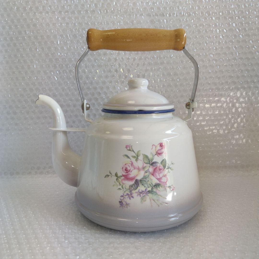 イマン　ビビアンローズ　ケルト　やかん　ホーロー イマン ビビアンローズ ケルト やかん ホーロー Amazon.co.jp: イマン