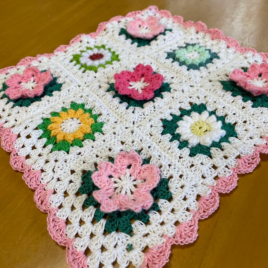 立体桜とパプコーン編み花モチーフのマルチカバー かぎ針編み グラニー