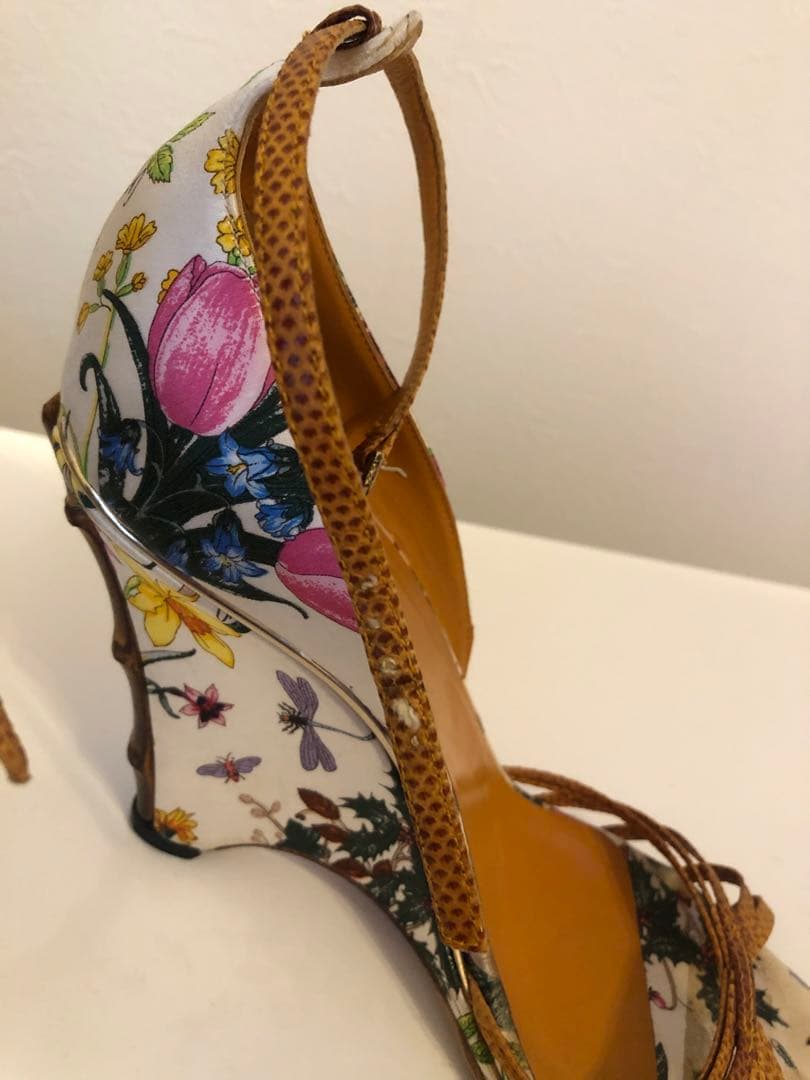 【GUCCI】可愛い 花柄 バンブーサンダル 23.5cm