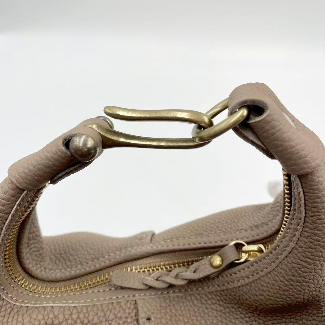 極美品 マヌー keg pouchc ケッグポーチ レザーバッグ グレージュ