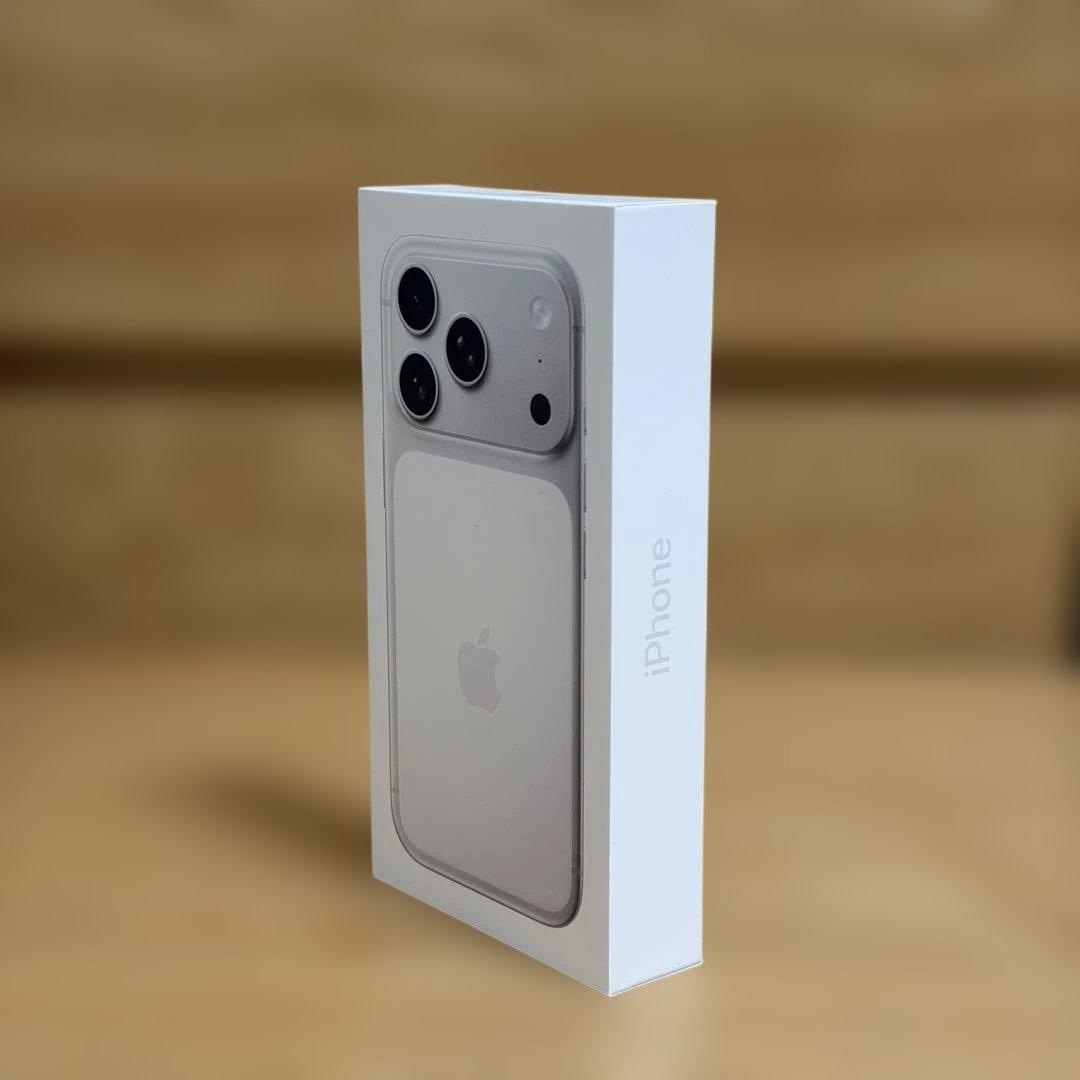 シャッター音無し】iPhone17Pro シルバー 256GB アメリカ版 - メルカリ