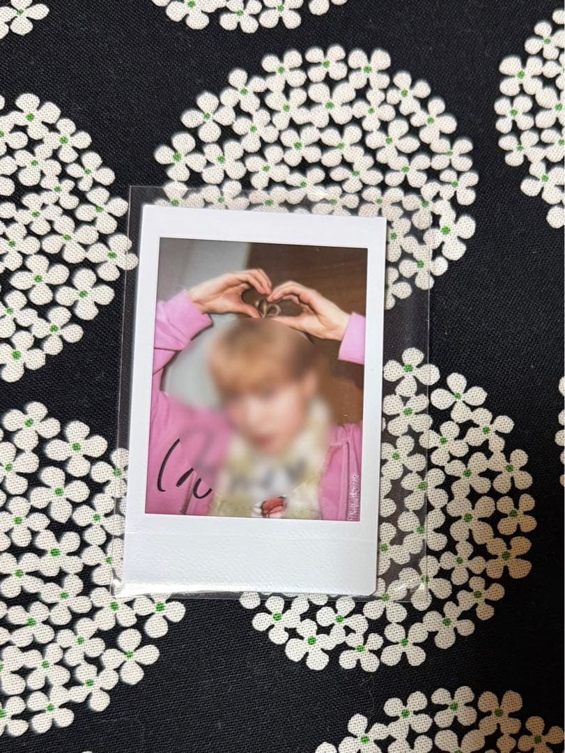 ONEPACT ソンミン サイン入りポラロイド写真 - メルカリ