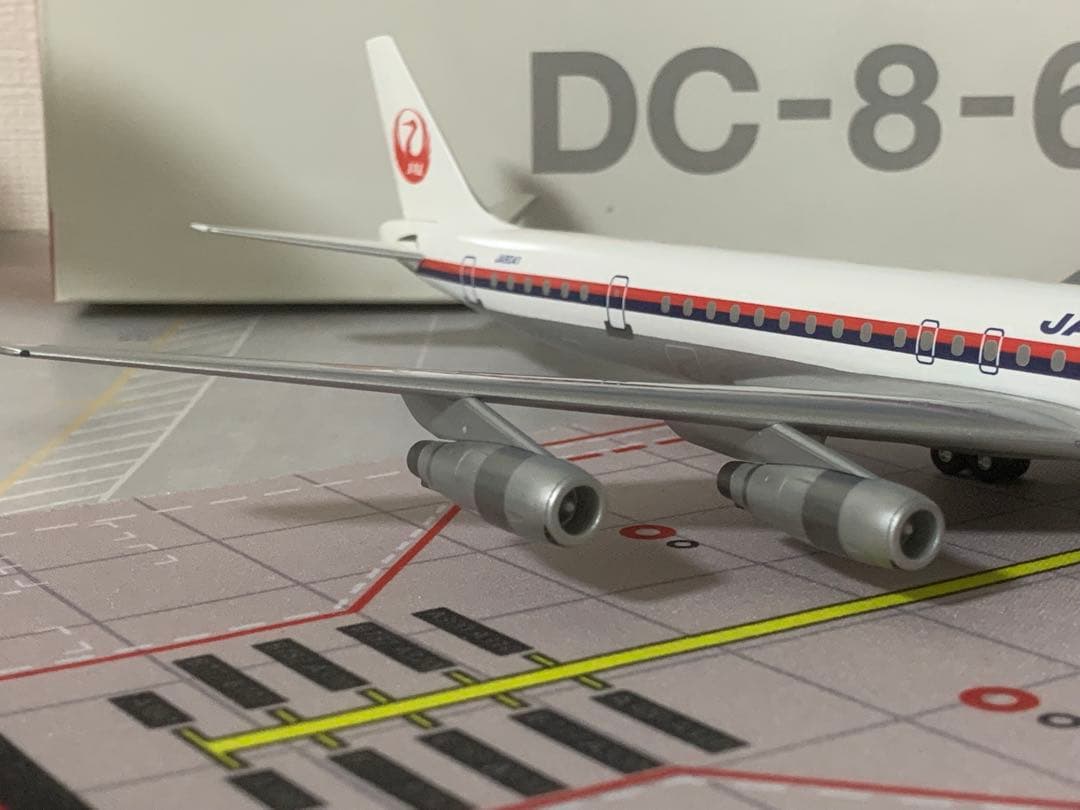 jalux公式モデル1／200日航DC8－61プラスティック樹脂製