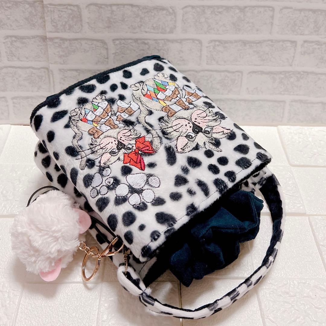 大きめ ポシェット サコッシュ ロラライハリス 刺繍 にゃんこ インド