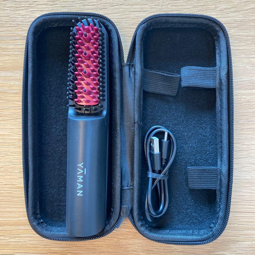 ヤーマン ヘアアイロン スムースアイロンブラシ ブラック　コードレスアイロン 保水ヘアアイロンシリーズからコードレス×ブラシ型アイロン登場