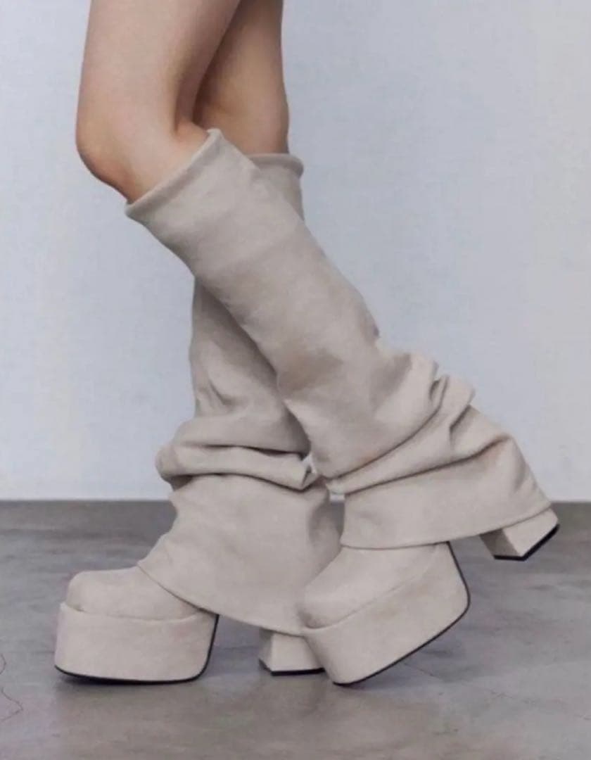 EMODA ルーズフレアカバーフィットブーツ ホワイト アイボリー エモダ EMODA ルーズフレアカバーフィットブーツ （アイボリー） -靴