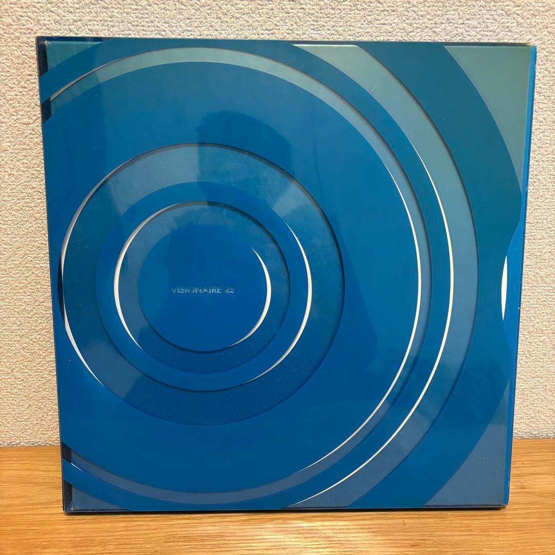 「VISIONAIRE 25: Greatest Hits」全世界限定5000部 VISIONAIRE 25: Greatest Hits」全世界限定5000部 VISIONAIRE 25