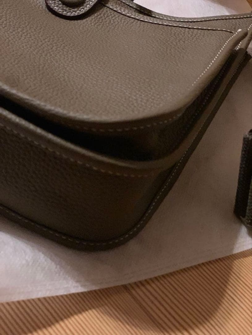 Hロゴ Hパンチング ショルダーバッグ ショルダーストラップ2本付き 最