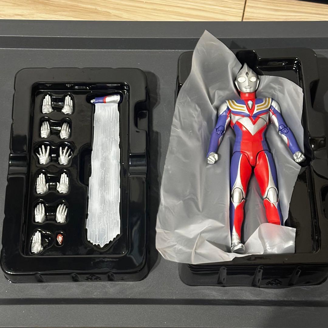 腹部ひび割れあり】SHF 真骨彫製法 ウルトラマンティガ マルチタイプ