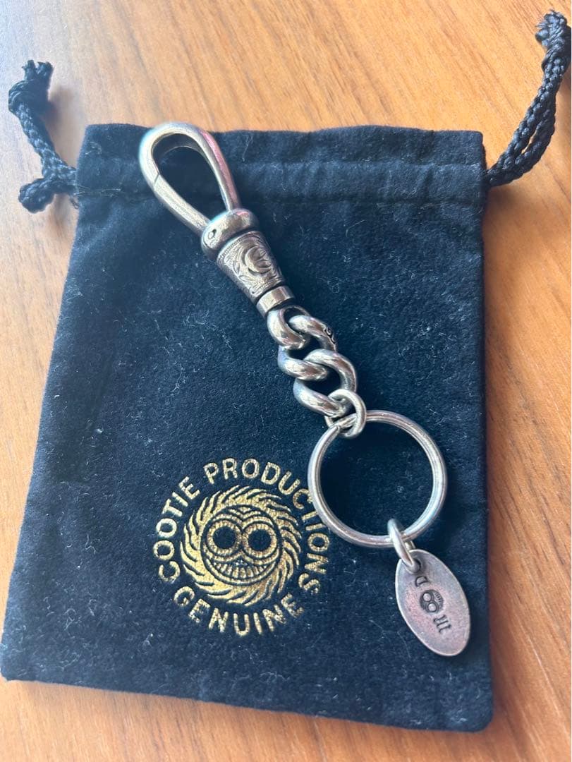 アンチドートバイヤーズクラブ キーチェーン cootie キーリング - メルカリ