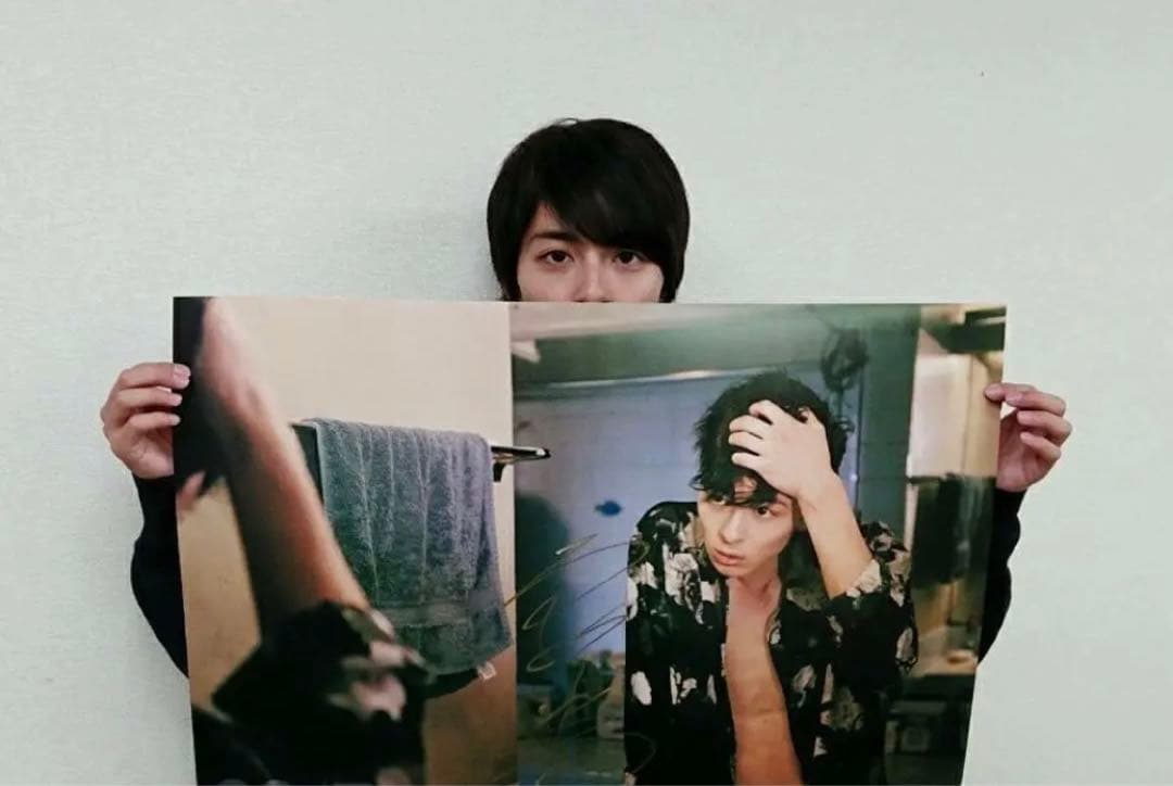 高杉真宙 ポスター 直筆サイン入り - メルカリ