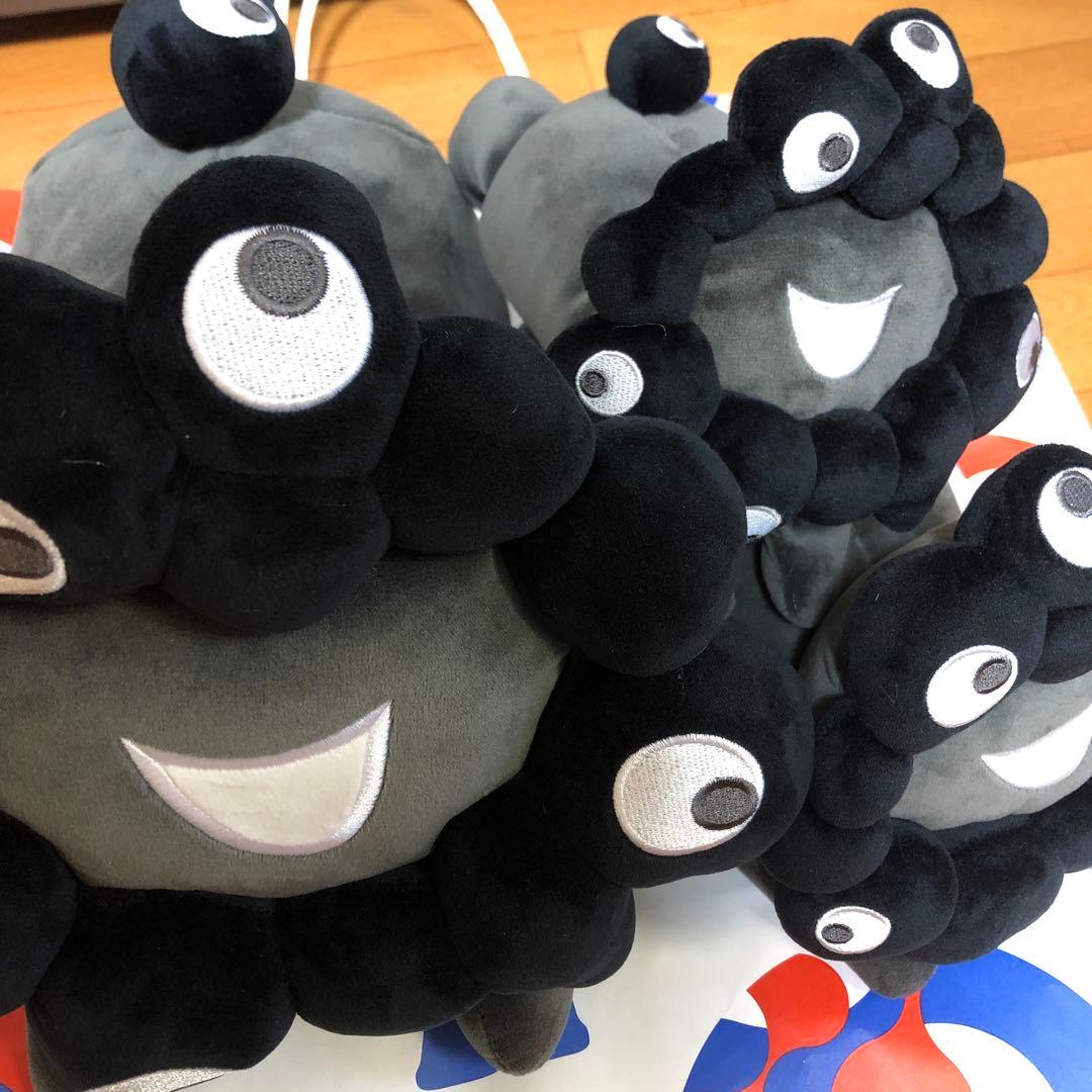 黒ミャクミャク　の這い型ぬいぐるみ【S・M・Lサイズ】の3点セット　万博限定 黒ミャクミャクぬいぐるみ、万博会場内ストア限定で新登場。お手玉風