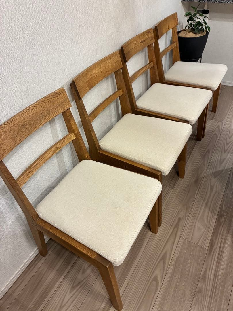 unico addayダイニングチェア 1脚 unico(ウニコ) ADDAY(アディ) ダイニングチェアー 2脚セットです♪木の