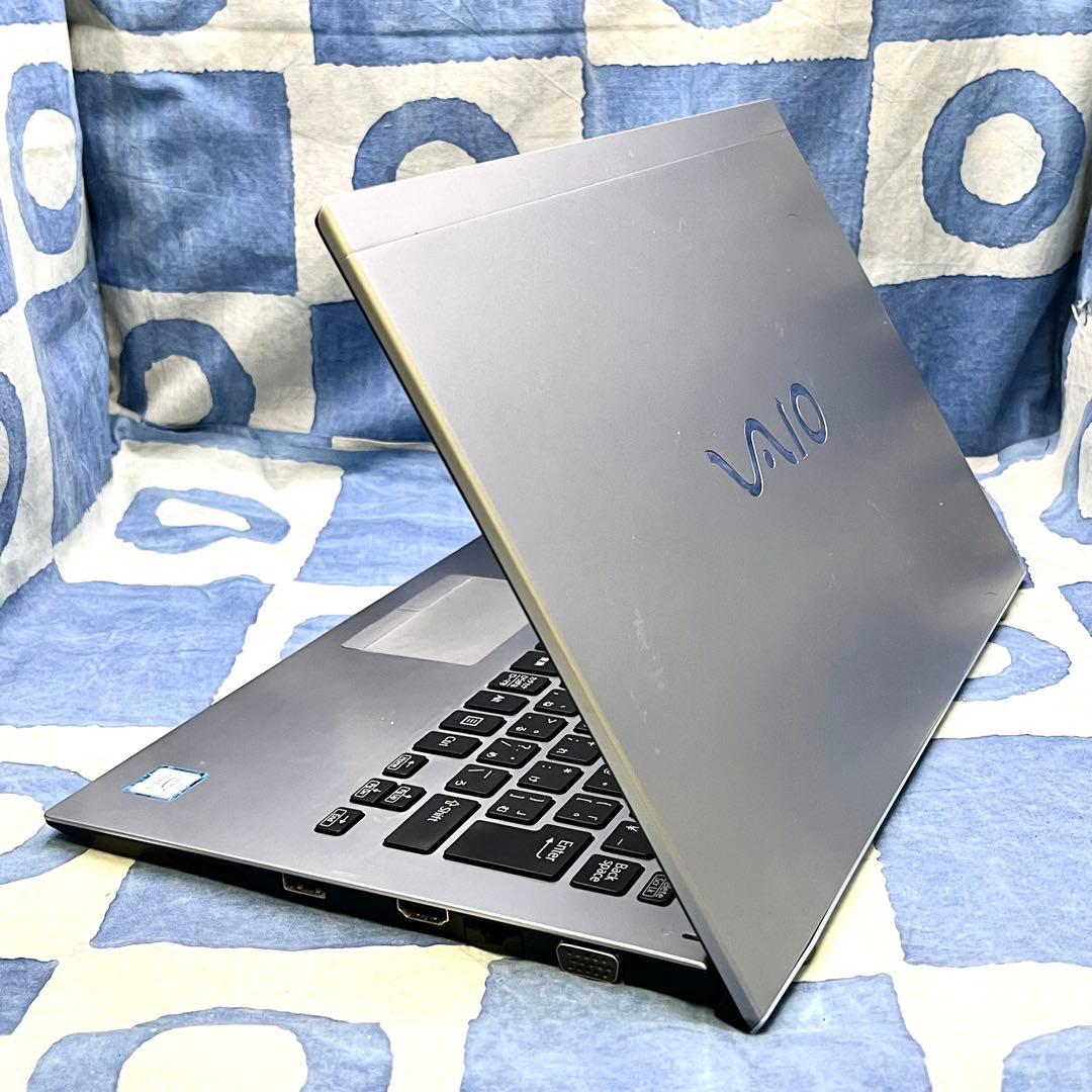 第8世代！人気VAIO♪快適SSD☆i5☆お洒落シルバーPC♪カメラ！Win11