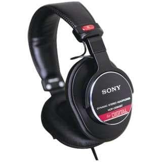 ソニー　MDR-CD900ST　プロフェッショナル仕様ヘッドホン Amazon | SONY 有線 密閉型スタジオモニターヘッドホン 黒 MDR-CD900ST