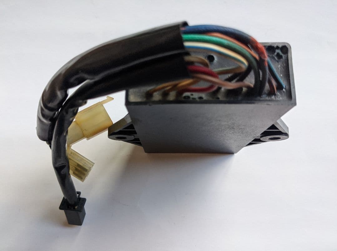 送料込SUZUKI RGV250γ VJ21A J型 CDIユニット - メルカリ