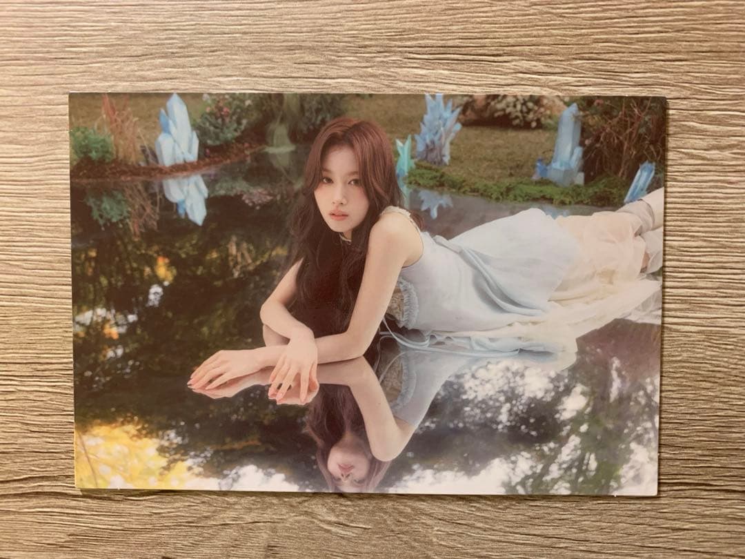 TWICE サナ 直筆サイン入りポストカード - メルカリ