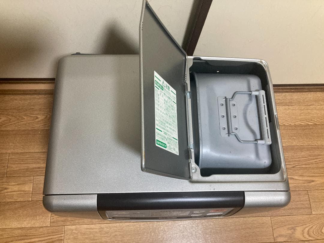 ★9.0L★ダイニチ 石油ファンヒータータンク付(緑キャップ)FW-5715LE