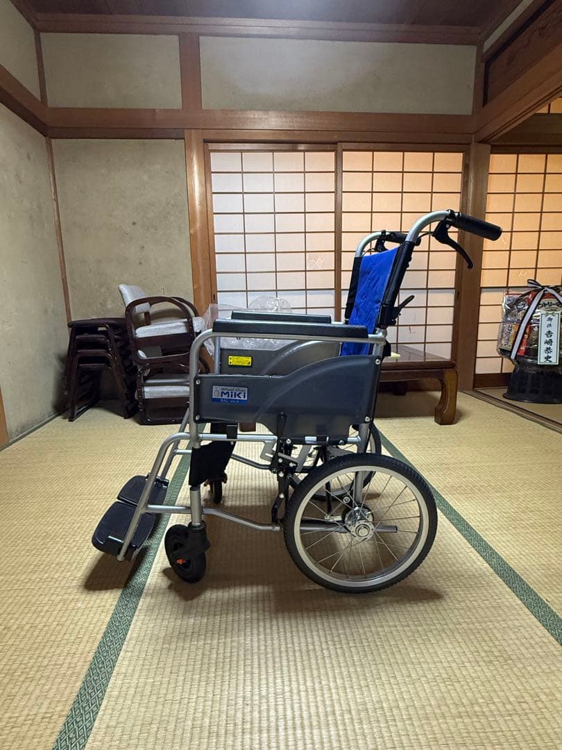 MIKI 車椅子 折りたたみ式 ネイビー 取扱説明書付き - メルカリ